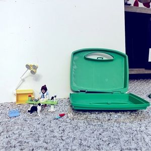 Playmobil portable vet clinic with case